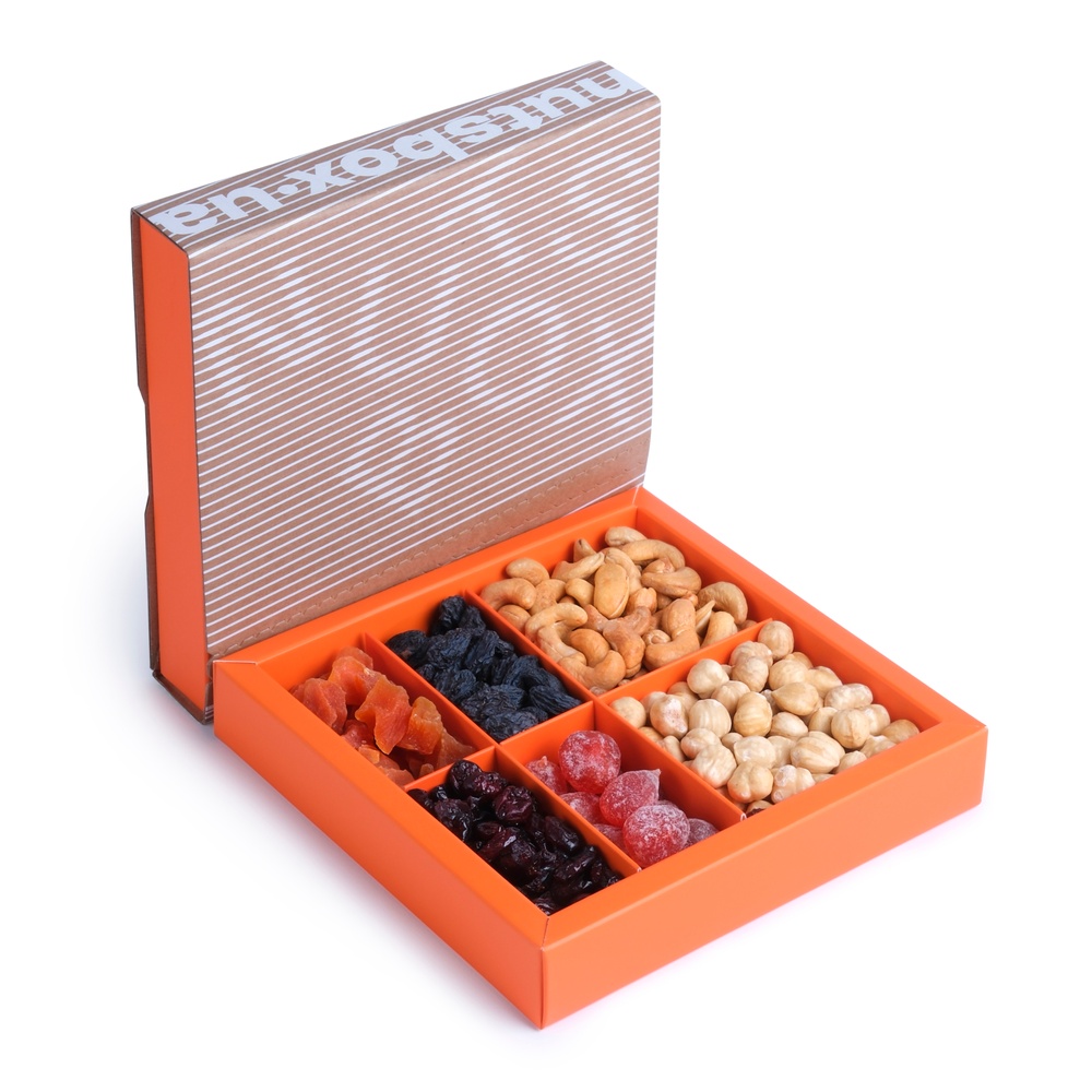 Купити Подарунковий набір горіхів та сухофруктів NUTSBOX №6  "Осінній Гастроном"