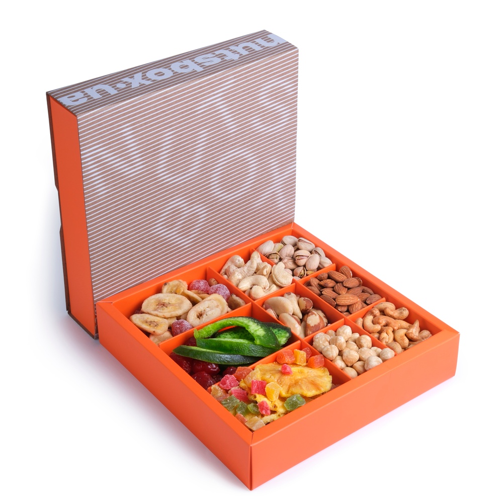 Купити Подарунковий набір горіхів та сухофруктів NUTSBOX №12 "Світова Гастрономія"